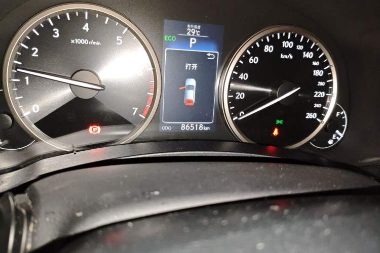 Used Lexus NX 2015 200 Front-Wheel Drive X-Trail SE Edition Odometer Close Up