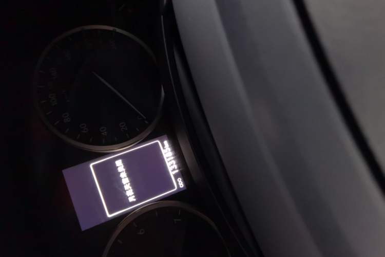 Used Lexus NX 2015 200T All-Wheel-Drive Fēngshàng Edition Odometer Close Up