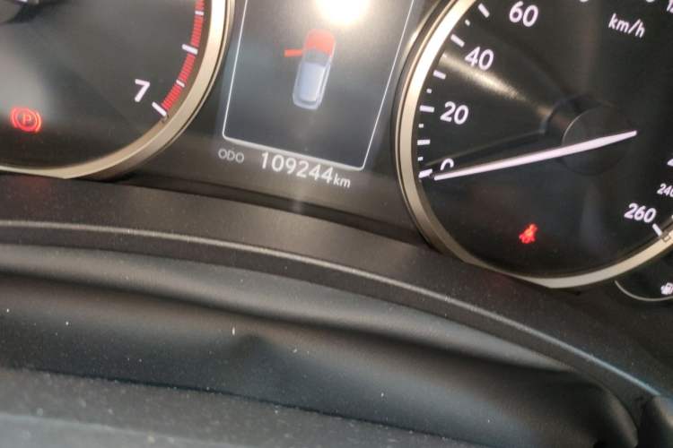 Used Lexus NX 2015 200T All-Wheel-Drive Fēngshàng Edition Odometer Close Up