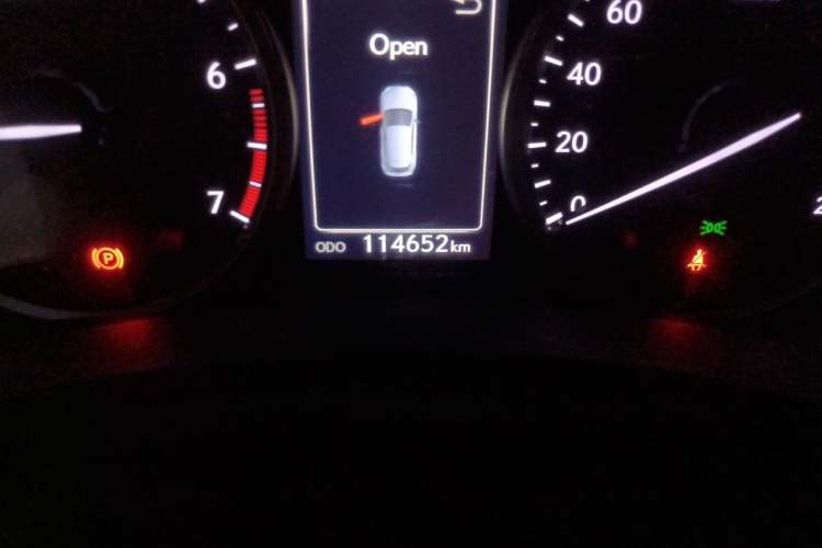 Used Lexus NX 2015 200 Front-Wheel Drive X-Trail SE Edition Odometer Close Up