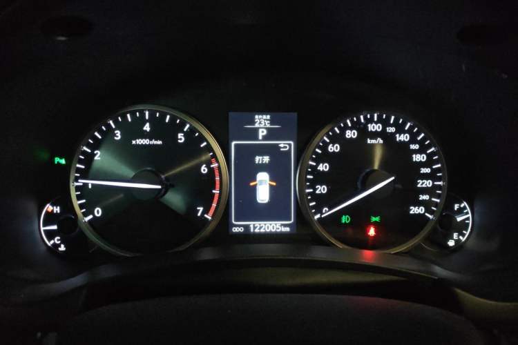 Used Lexus NX 2015 200T All-Wheel-Drive Fēngshàng Edition Odometer Close Up