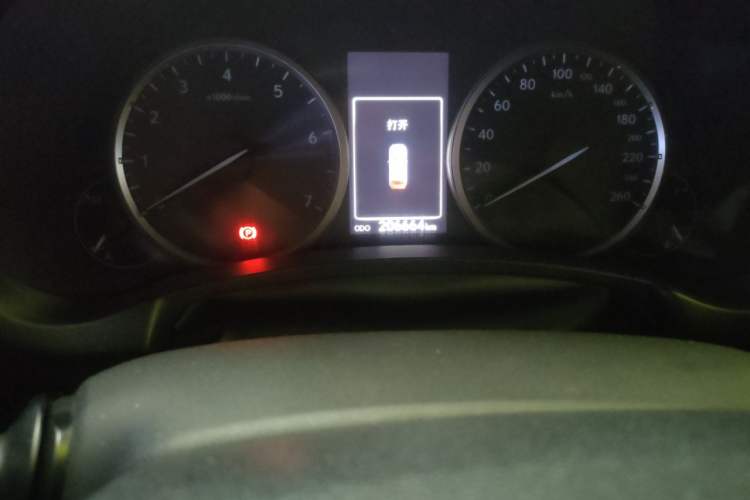 Used Lexus NX 2015 200T All-Wheel-Drive Fēngshàng Edition Odometer Close Up