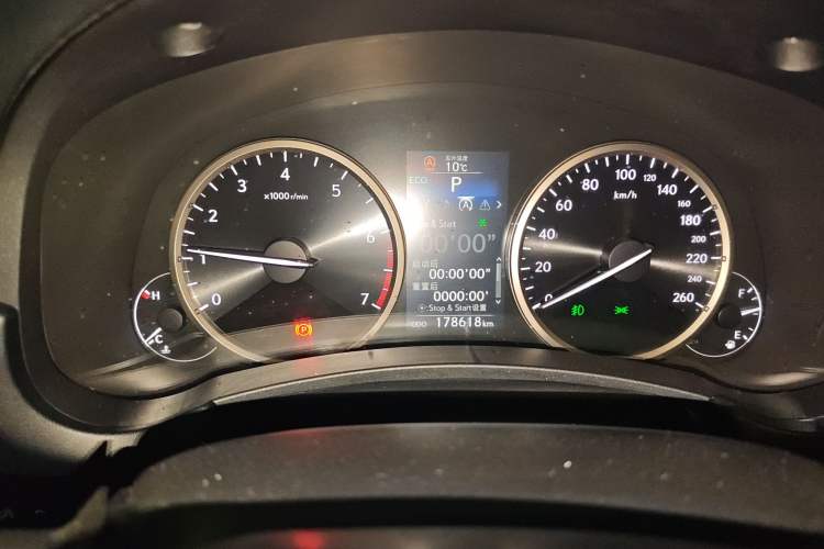 Used Lexus NX 2015 200 All-Wheel Drive Fēngshàng Edition Odometer Close Up