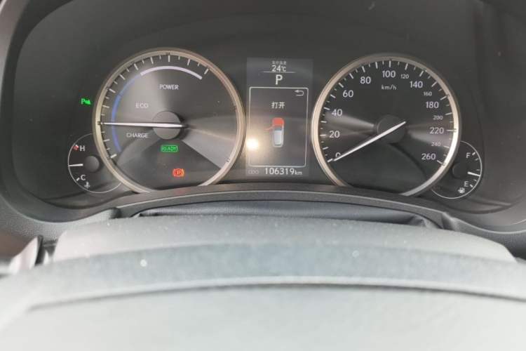 Used Lexus NX 2015 300h All-Wheel-Drive Fēngzhì Edition Odometer Close Up
