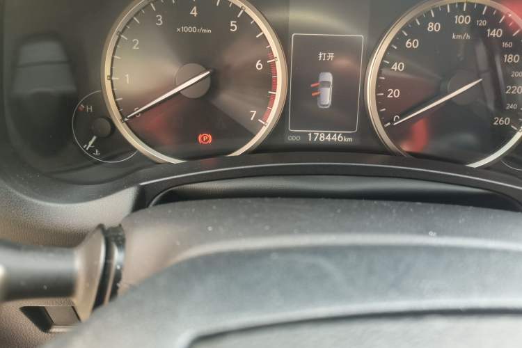 Used Lexus NX 2015 200T All-Wheel-Drive Fēngshàng Edition Odometer Close Up