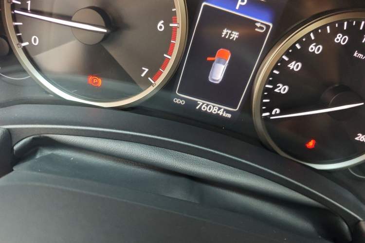 Used Lexus NX 2015 200T All-Wheel-Drive Fēngshàng Edition Odometer Close Up