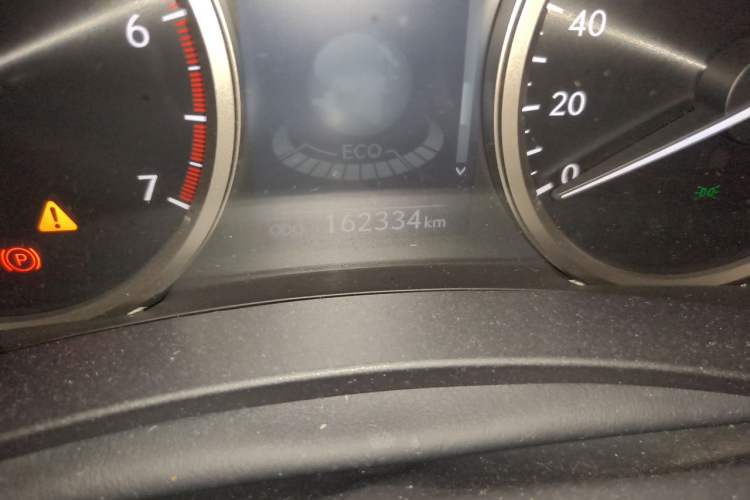 Used Lexus NX 2015 200T All-Wheel-Drive Fēngshàng Edition Odometer Close Up
