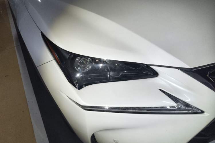 Used Lexus NX 2015 200 Front-Wheel Drive X-Trail SE Edition Right Front Headlight