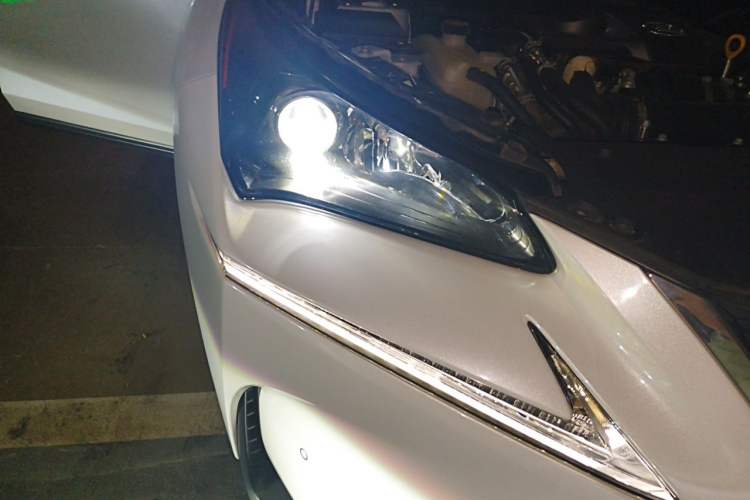 Used Lexus NX 2015 200T All-Wheel-Drive Fēngshàng Edition Right Front Headlight