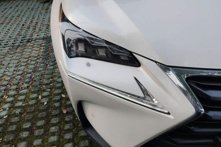 Used Lexus NX 2015 300h All-Wheel-Drive Fēngzhì Edition Right Front Headlight