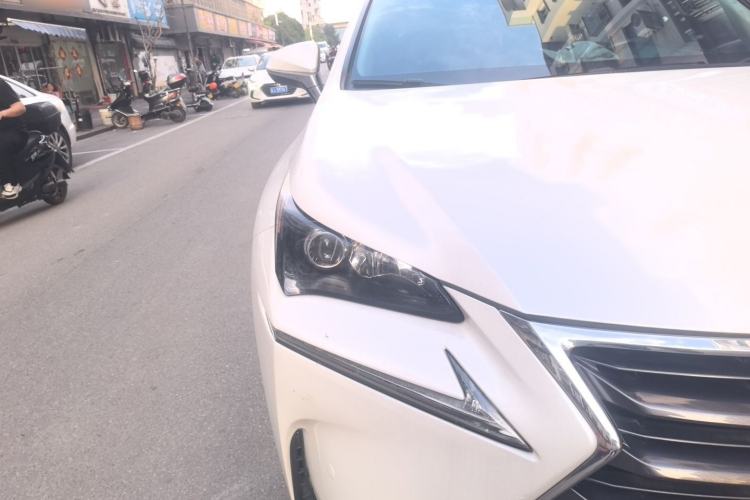Used Lexus NX 2015 200 Front-Wheel Drive X-Trail SE Edition Right Front Headlight