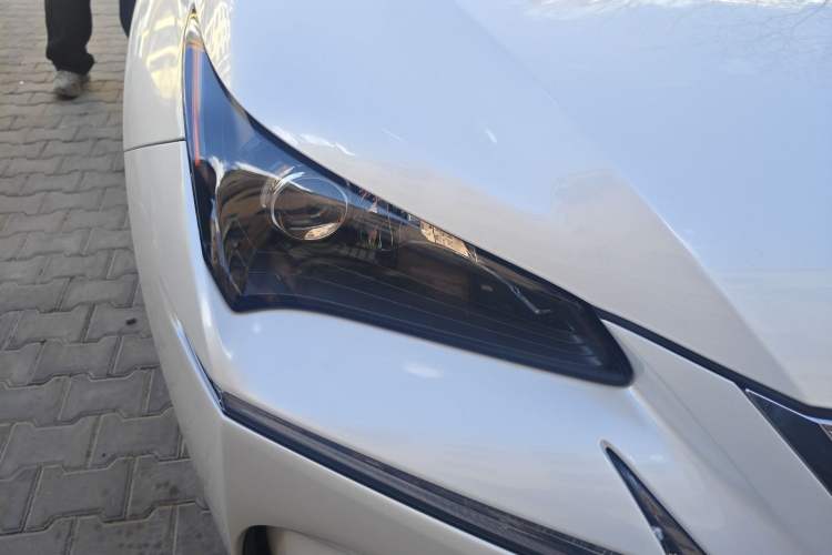 Used Lexus NX 2015 200 Front-Wheel Drive X-Trail SE Edition Right Front Headlight