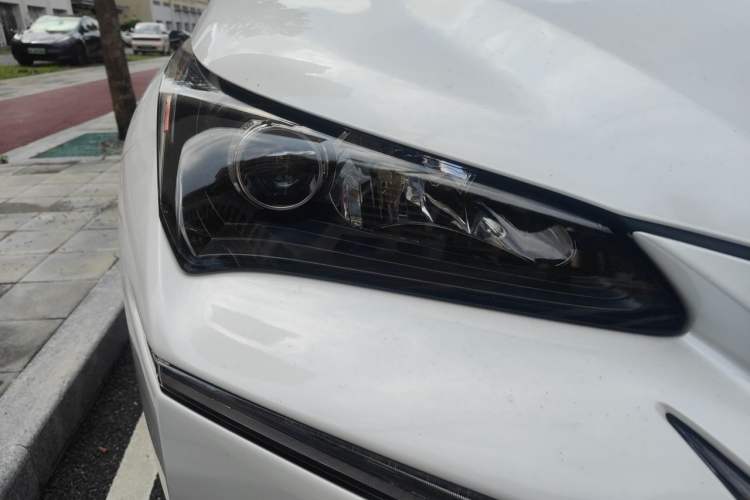 Used Lexus NX 2015 200 Front-Wheel Drive X-Trail SE Edition Right Front Headlight