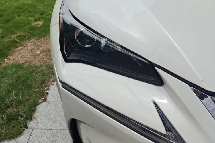 Used Lexus NX 2015 200 Front-Wheel Drive X-Trail SE Edition Right Front Headlight