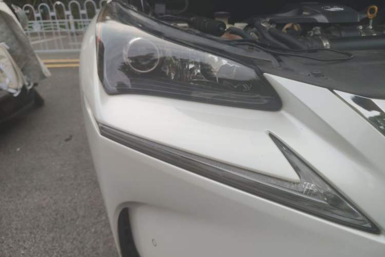 Used Lexus NX 2015 200T All-Wheel-Drive Fēngshàng Edition Right Front Headlight