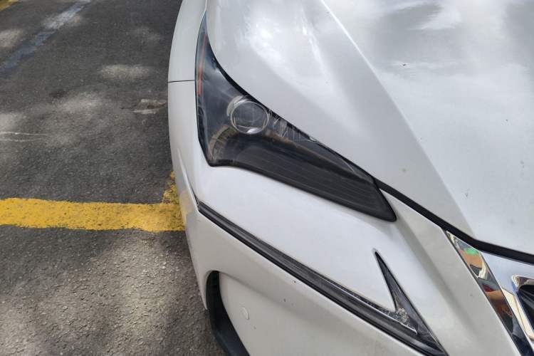 Used Lexus NX 2015 200 Front-Wheel Drive X-Trail SE Edition Right Front Headlight
