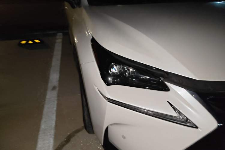 Used Lexus NX 2015 200 Front-Wheel Drive X-Trail SE Edition Right Front Headlight