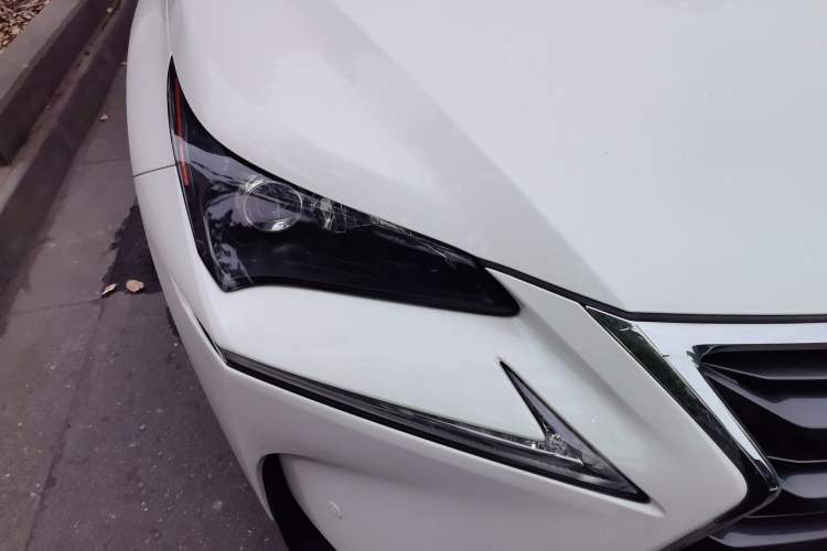 Used Lexus NX 2015 200 Front-Wheel Drive X-Trail SE Edition Right Front Headlight