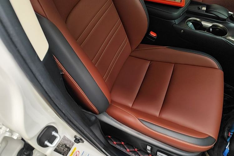 Used Lexus NX 2015 200T All-Wheel-Drive Fēngshàng Edition Right Front Seat