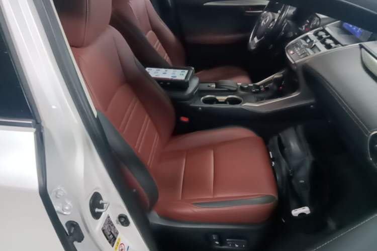 Used Lexus NX 2015 200T All-Wheel-Drive Fēngshàng Edition Right Front Seat