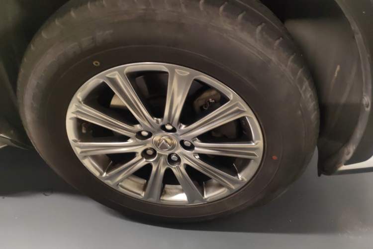 Used Lexus NX 2015 200 Front-Wheel Drive X-Trail SE Edition Right Front Wheel Hub