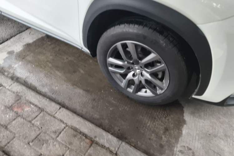 Used Lexus NX 2015 300h All-Wheel-Drive Fēngzhì Edition Right Front Wheel Hub