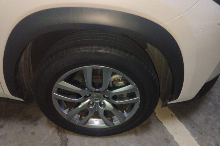 Used Lexus NX 2015 200T All-Wheel-Drive Fēngshàng Edition Right Front Wheel Hub