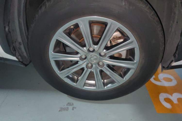 Used Lexus NX 2015 200 Front-Wheel Drive X-Trail SE Edition Right Front Wheel Hub
