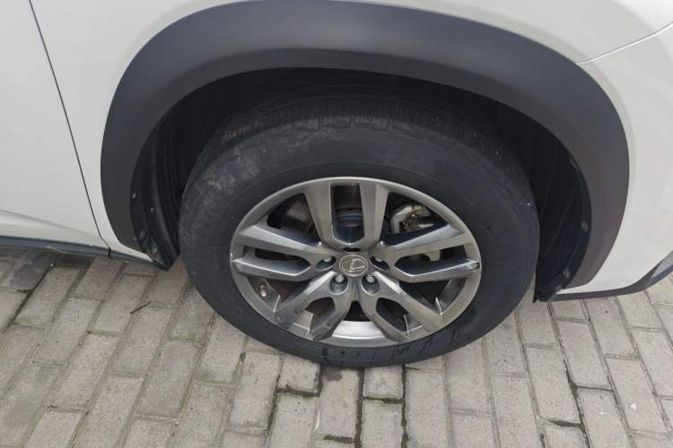 Used Lexus NX 2015 200T All-Wheel-Drive Fēngshàng Edition Right Front Wheel Hub