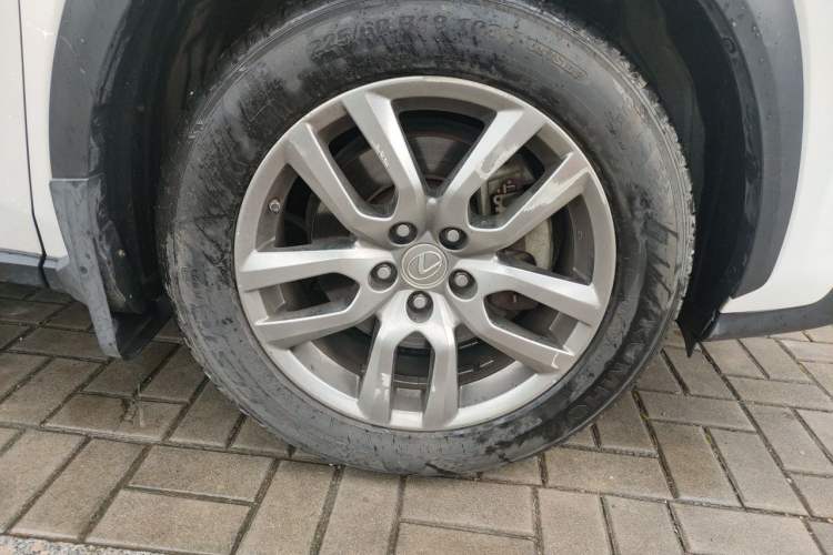 Used Lexus NX 2015 200T All-Wheel-Drive Fēngshàng Edition Right Front Wheel Hub