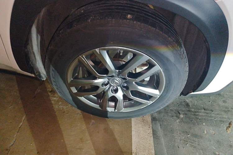 Used Lexus NX 2015 200T All-Wheel-Drive Fēngshàng Edition Right Front Wheel Hub