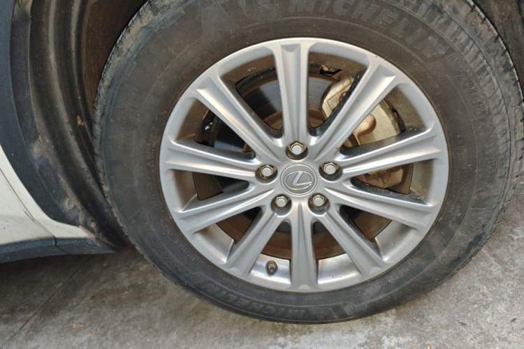 Used Lexus NX 2015 200 Front-Wheel Drive X-Trail SE Edition Right Front Wheel Hub