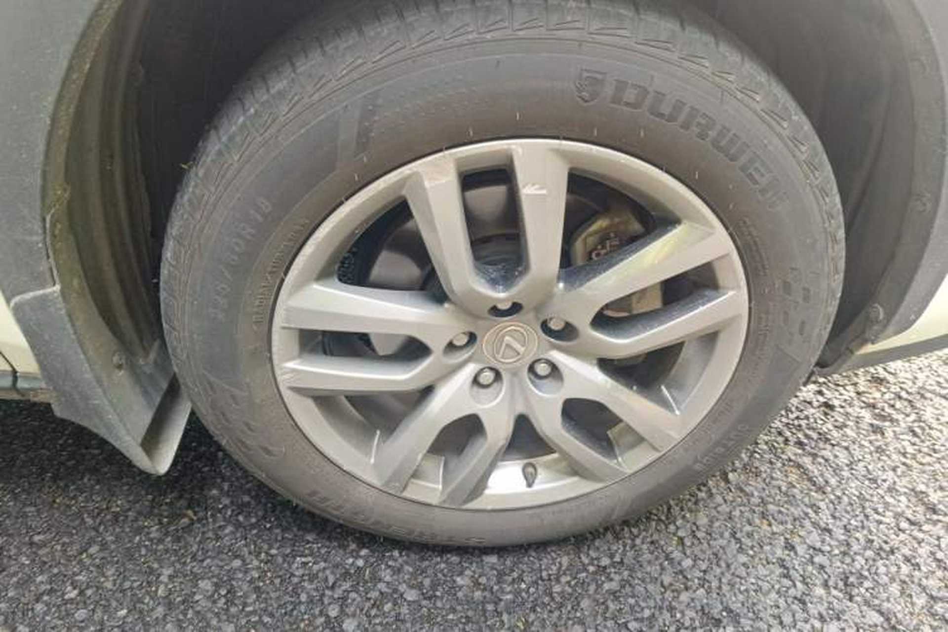 Used Lexus NX 2015 200T All-Wheel-Drive Fēngshàng Edition Right Front Wheel Hub
