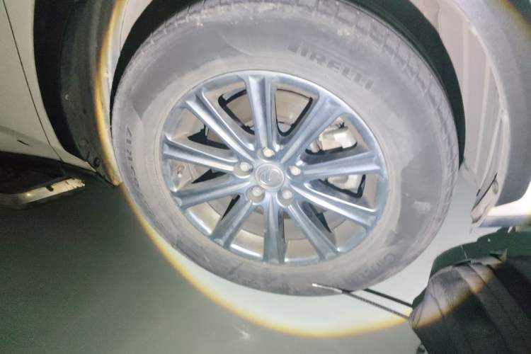 Used Lexus NX 2015 300h Front-Drive Fēngshàng Edition Right Front Wheel Hub