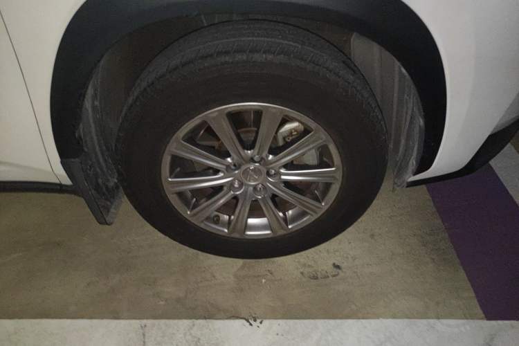 Used Lexus NX 2015 200 Front-Wheel Drive X-Trail SE Edition Right Front Wheel Hub