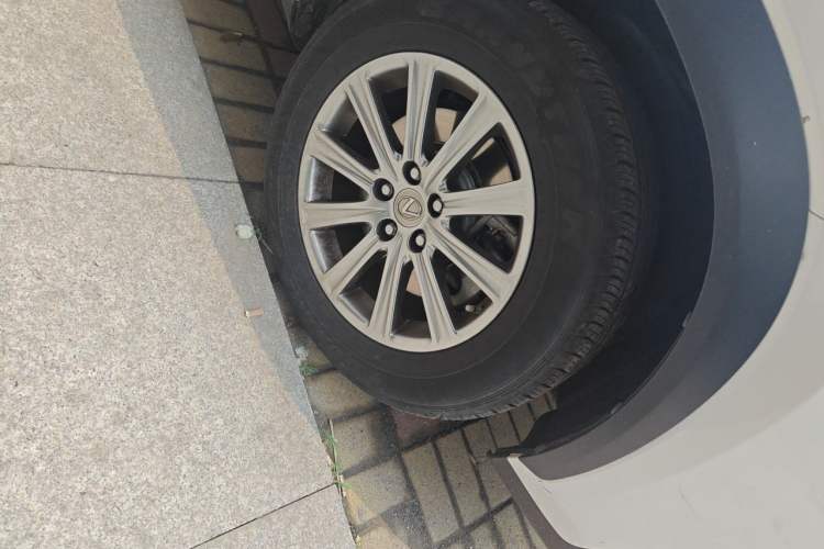 Used Lexus NX 2015 200 Front-Wheel Drive X-Trail SE Edition Right Front Wheel Hub