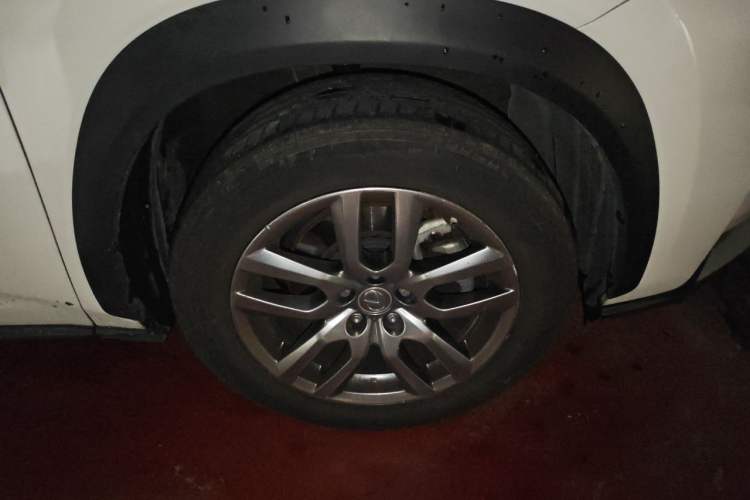 Used Lexus NX 2015 200T All-Wheel-Drive Fēngshàng Edition Right Front Wheel Hub