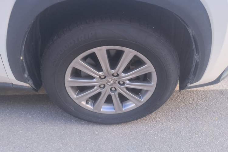 Used Lexus NX 2015 200 Front-Wheel Drive X-Trail SE Edition Right Front Wheel Hub