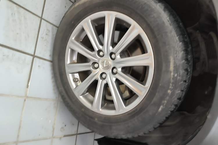 Used Lexus NX 2015 200 All-Wheel Drive Fēngshàng Edition Right Front Wheel Hub