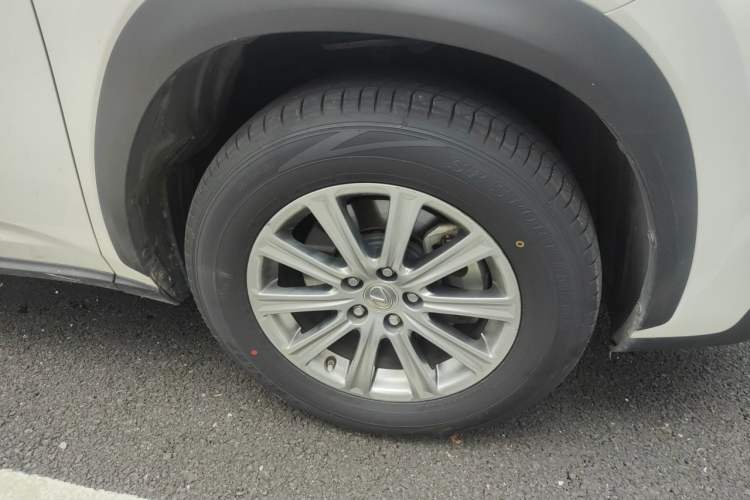 Used Lexus NX 2015 200 Front-Wheel Drive X-Trail SE Edition Right Front Wheel Hub
