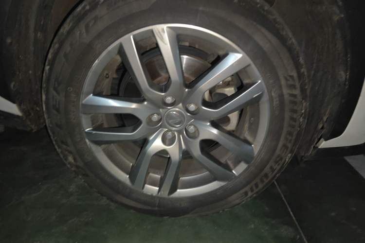 Used Lexus NX 2015 200T All-Wheel-Drive Fēngshàng Edition Right Front Wheel Hub