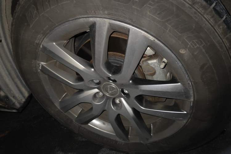 Used Lexus NX 2015 200T All-Wheel-Drive Fēngshàng Edition Right Front Wheel Hub