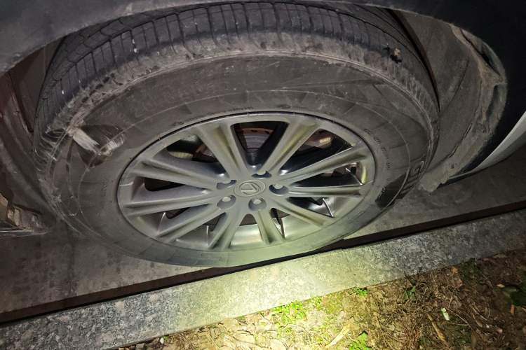 Used Lexus NX 2015 200 All-Wheel Drive Fēngshàng Edition Right Front Wheel Hub