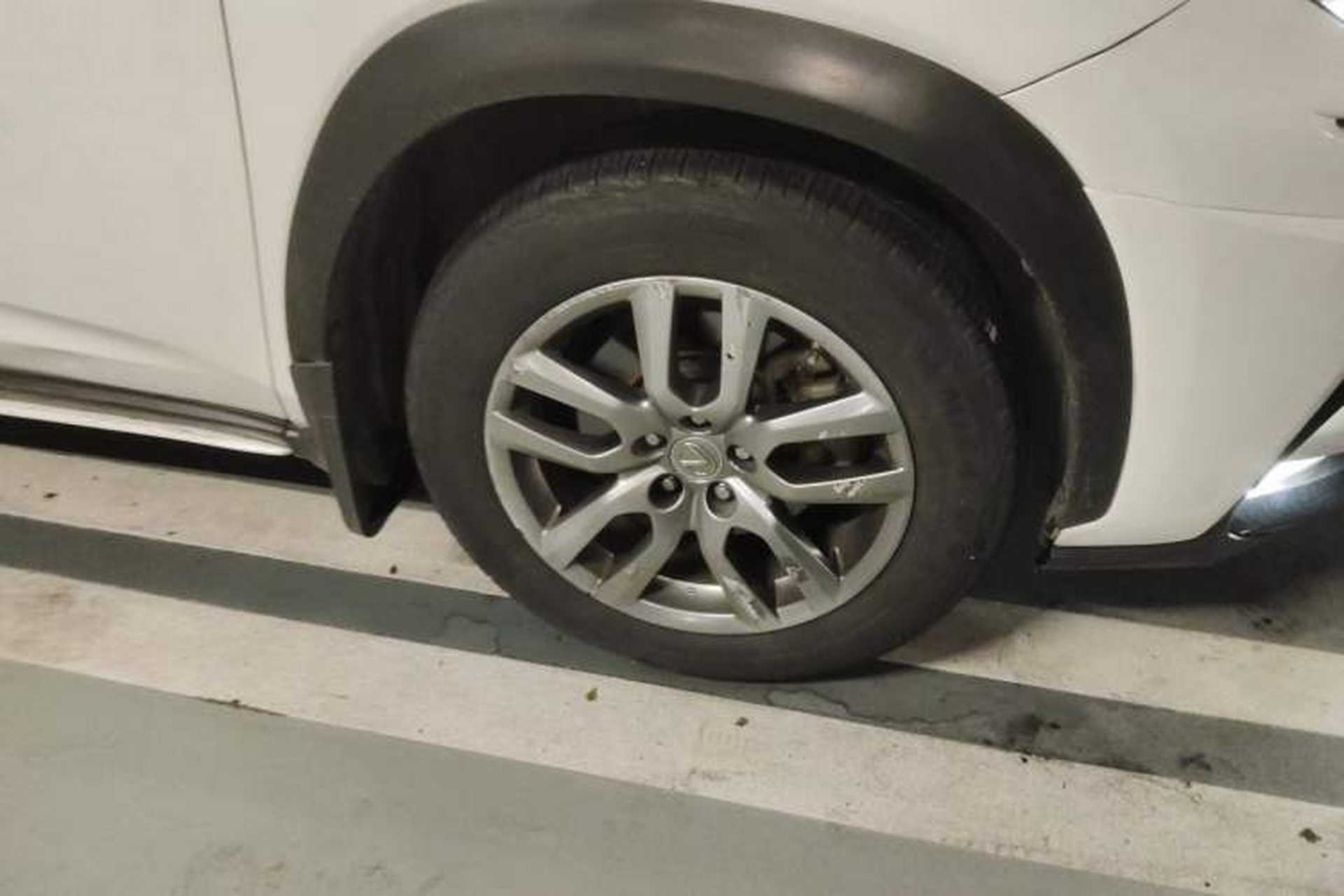 Used Lexus NX 2015 200T All-Wheel-Drive Fēngshàng Edition Right Front Wheel Hub