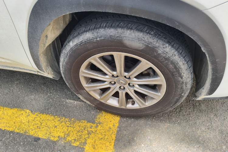 Used Lexus NX 2015 200 Front-Wheel Drive X-Trail SE Edition Right Front Wheel Hub