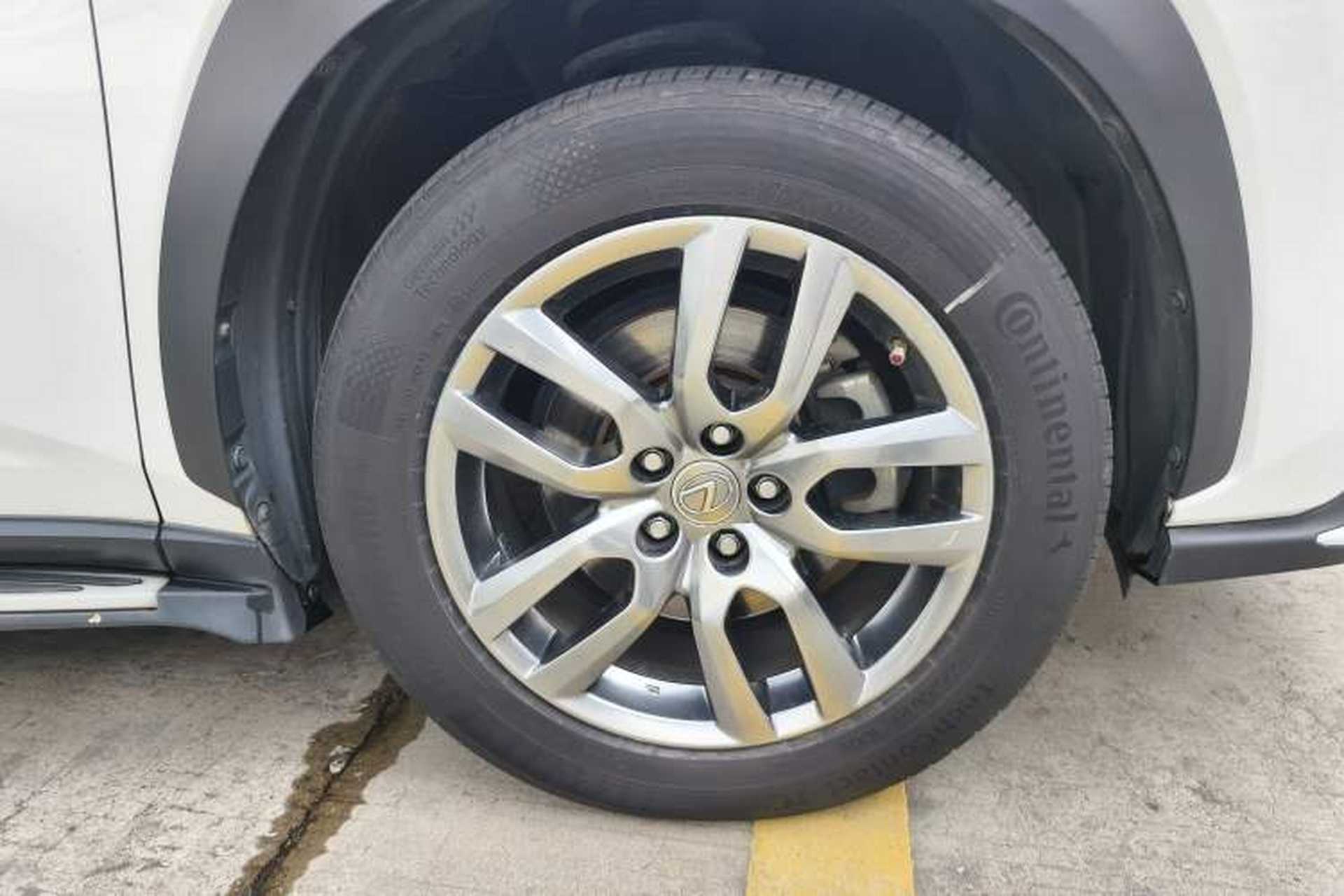 Used Lexus NX 2015 200T All-Wheel-Drive Fēngshàng Edition Right Front Wheel Hub