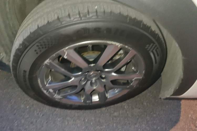 Used Lexus NX 2015 200T All-Wheel-Drive Fēngshàng Edition Right Front Wheel Hub