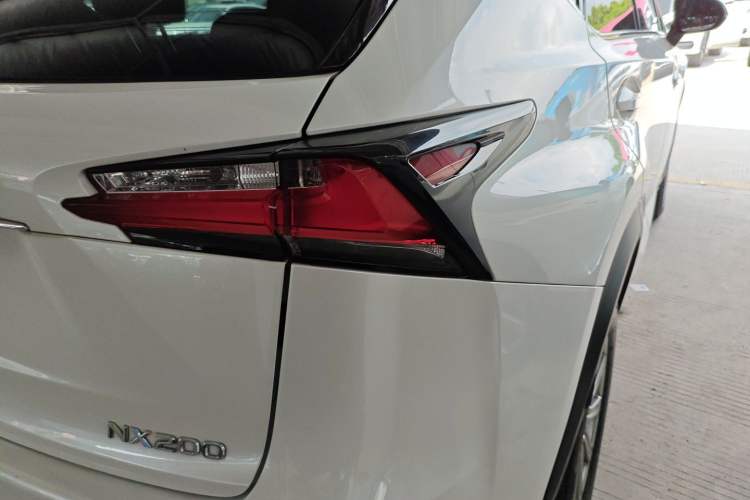 Used Lexus NX 2015 200 Front-Wheel Drive X-Trail SE Edition Right Rear Taillight