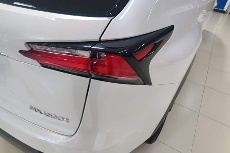 Used Lexus NX 2015 200T All-Wheel-Drive Fēngshàng Edition Right Rear Taillight