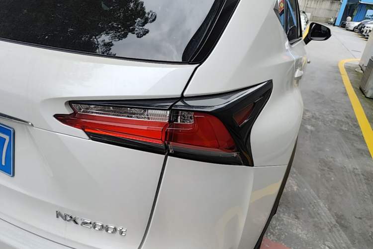 Used Lexus NX 2015 200T All-Wheel-Drive Fēngshàng Edition Right Rear Taillight
